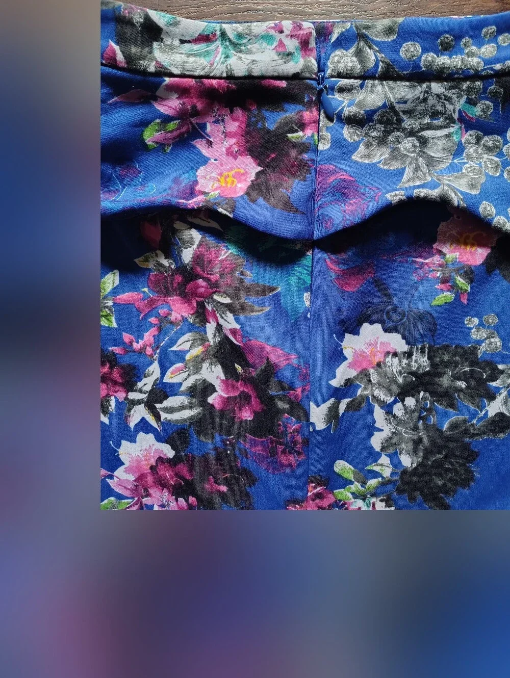 BEBE Blue Floral Pencil Skirt (SMALL)